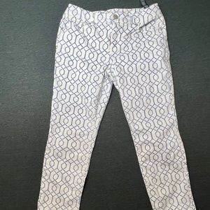 White Denim Chico's So Slimming Girlfriend Crop Blue Accent Design Size 00 (XS)